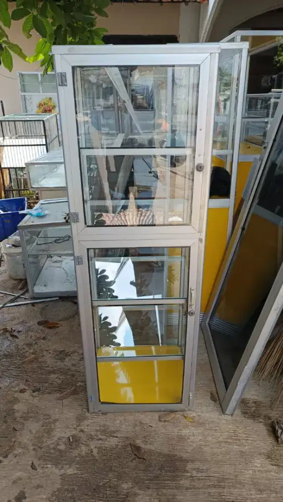 Jual Etalase second, Lok Pamulang barat, Tangsel
