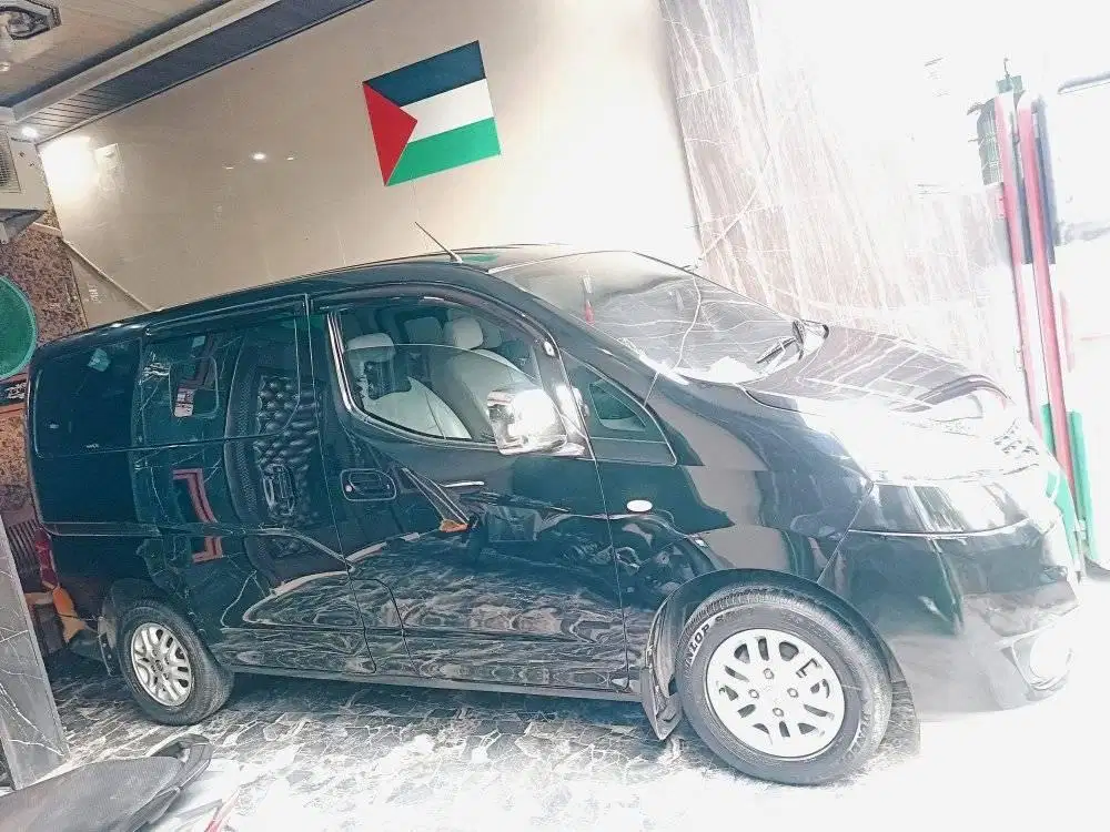 Nissan Evalia XV manual 2012 irit,nyaman muat banyak