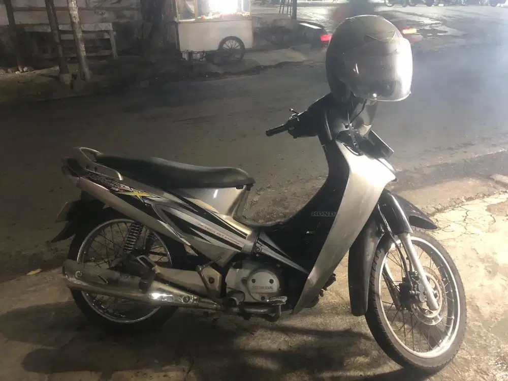Honda kharisma tahun 2004 125 cc