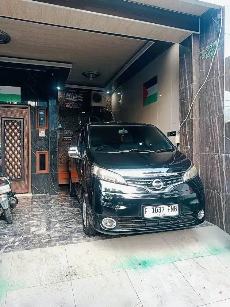 Nissan Evalia XV manual 2012 irit,nyaman muat banyak