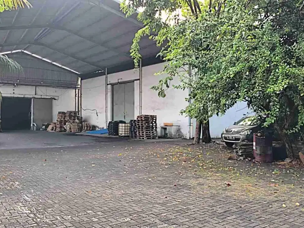 Dijual Gudang strategis hitung tanah di Raya Kenjeran Surabaya Timur
