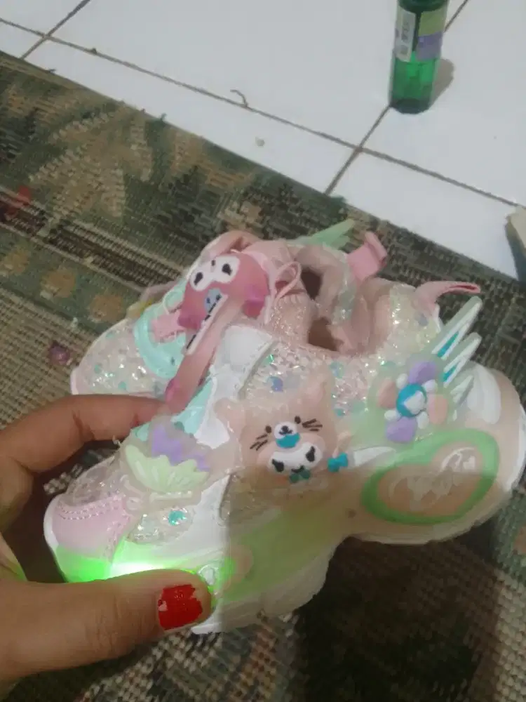 Sepatu menyala anak umur 1+
