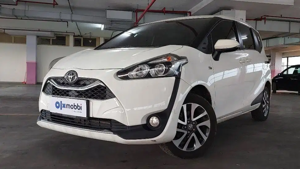 TDP 10JT, Toyota Sienta 1.5 V Bensin-AT Putih 2021