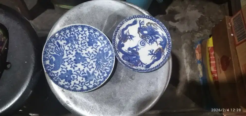 Lepek naga koleksi barang antik