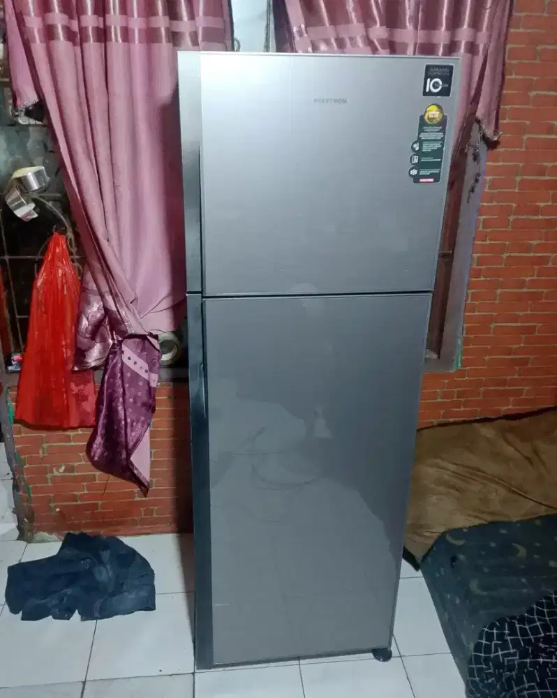 Kulkas Polytron inverter