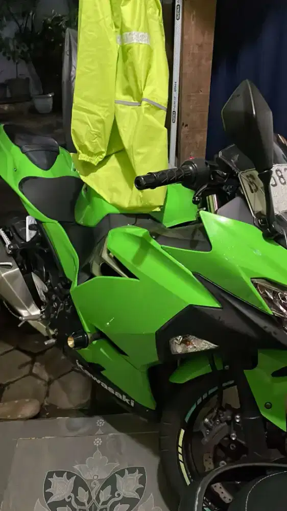 Jual kawasaki ninja 250cc warna hijau
