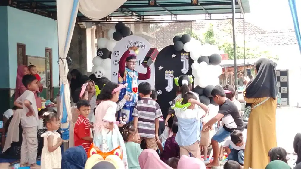Jasa MC Badut Sulap & Dekorasi Ulang Tahun - Probolinggo Jember Pasuru
