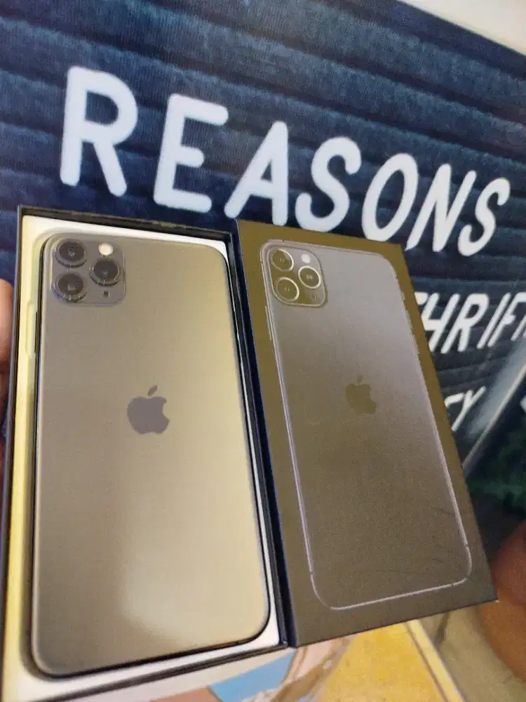 iPhone 11 pro max 512gb layak baru