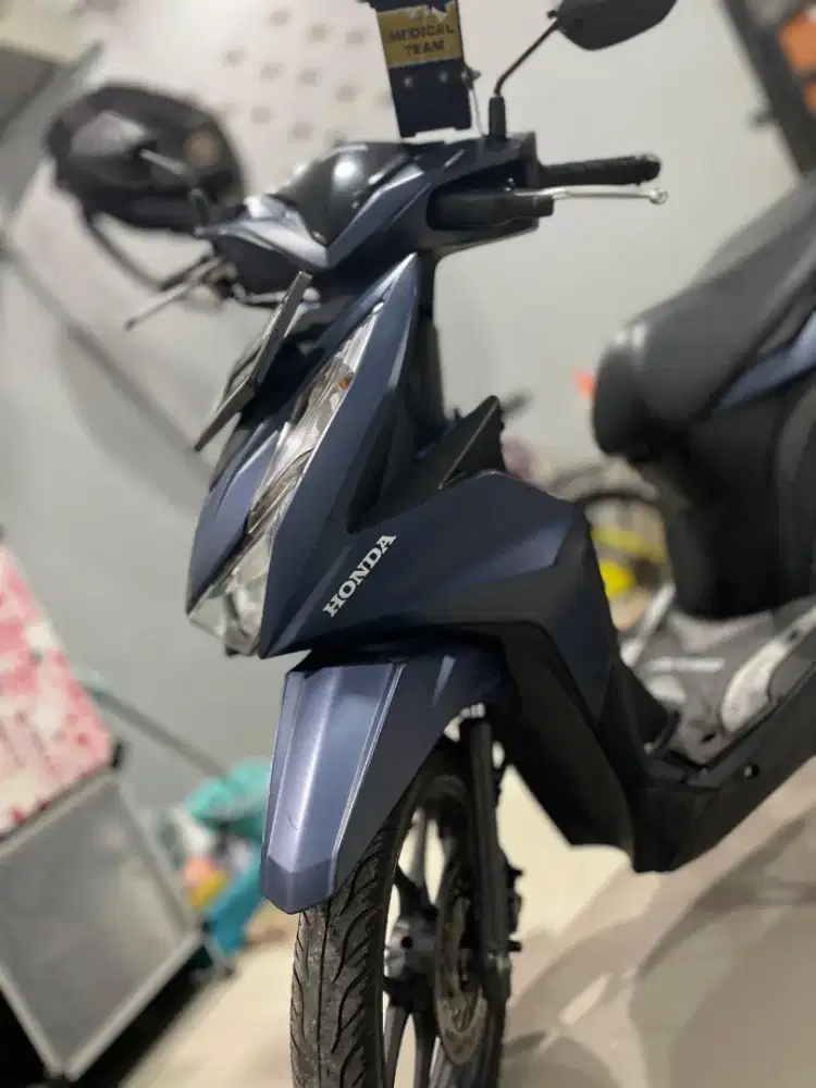 Honda Beat Deluxe warna Biru CBS ISS