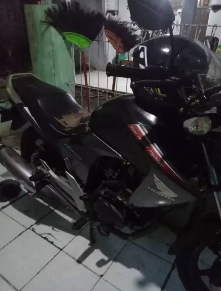 Mega pro 2011 mono shock CC 150