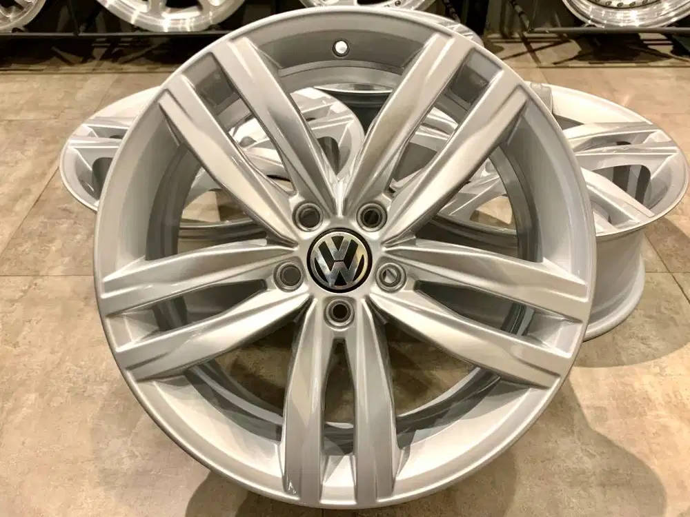 Velg OEM VW Golf MK7 CBU R-18, Lebar 7.5, PCD 5x112