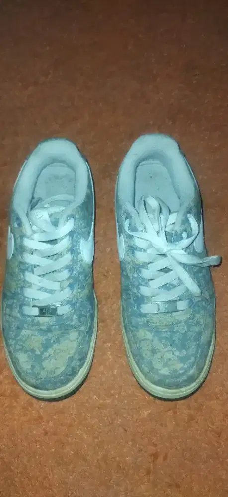 Sepatu Nike motif bunga 36 37