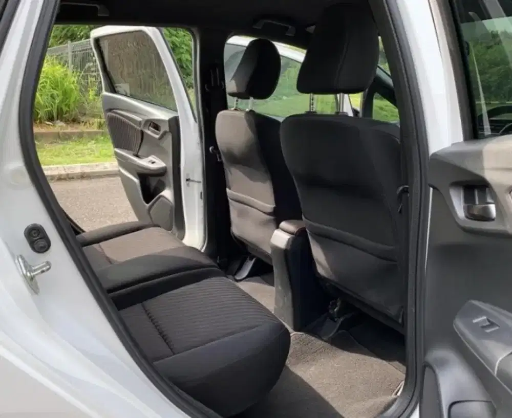 JUAL HONDA JAZZ TAHUN 2017 SURAT LENGKAP