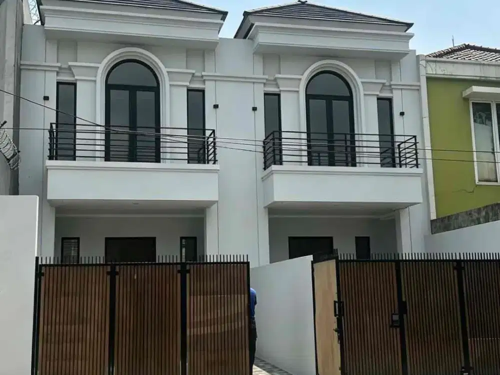DIJUAL RUMAH 2 LANTAI SIAP HUNI  MERUYA JAKARTA BARAT