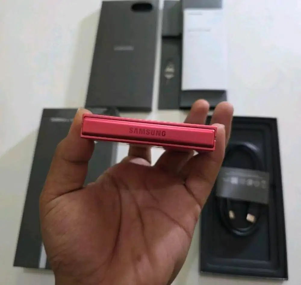 Samsung z plif 7 12/256 sein resmi