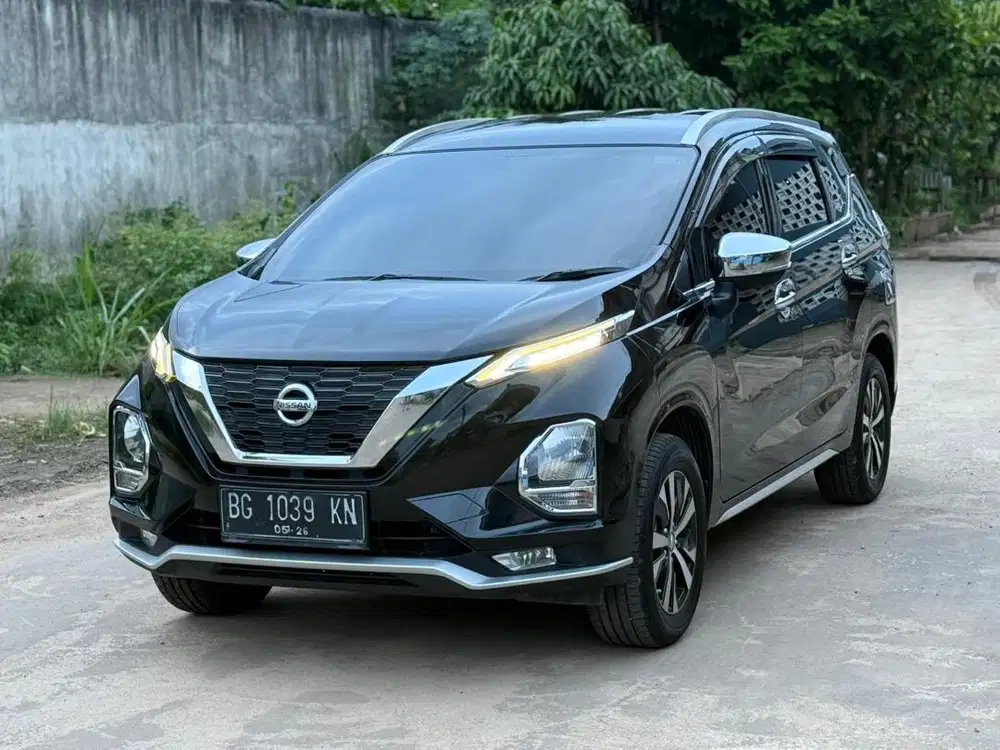 XPANDER NEW  LIVINA 1.5 matic Tipe Vl tertinggi 2020 pemakain 2021