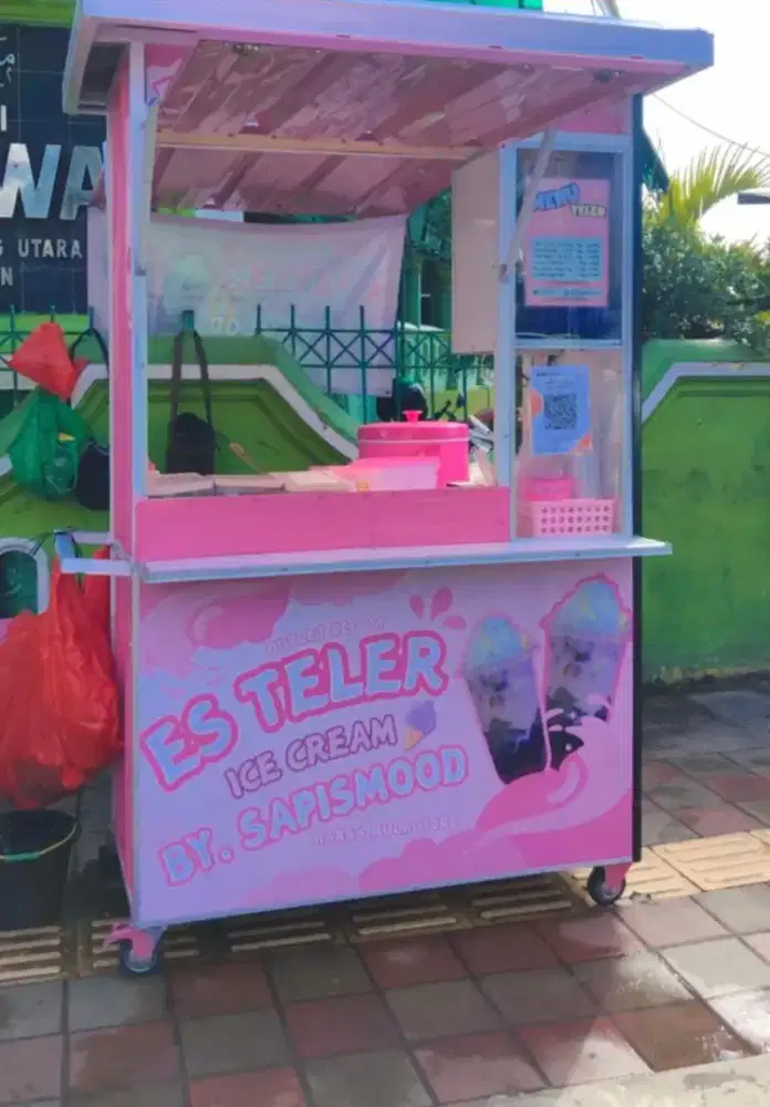 Gerobak bekas jualan es teler