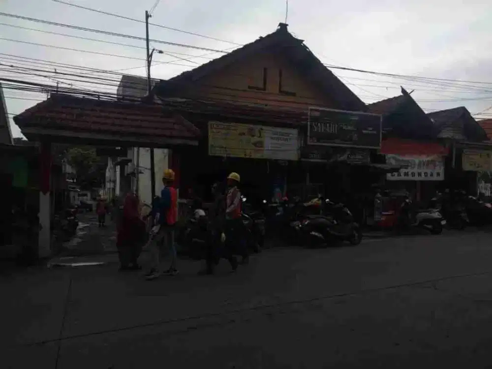 Dijual via lelang rumah usaha di jl kapten Dermo Sugondo cerme Gresik