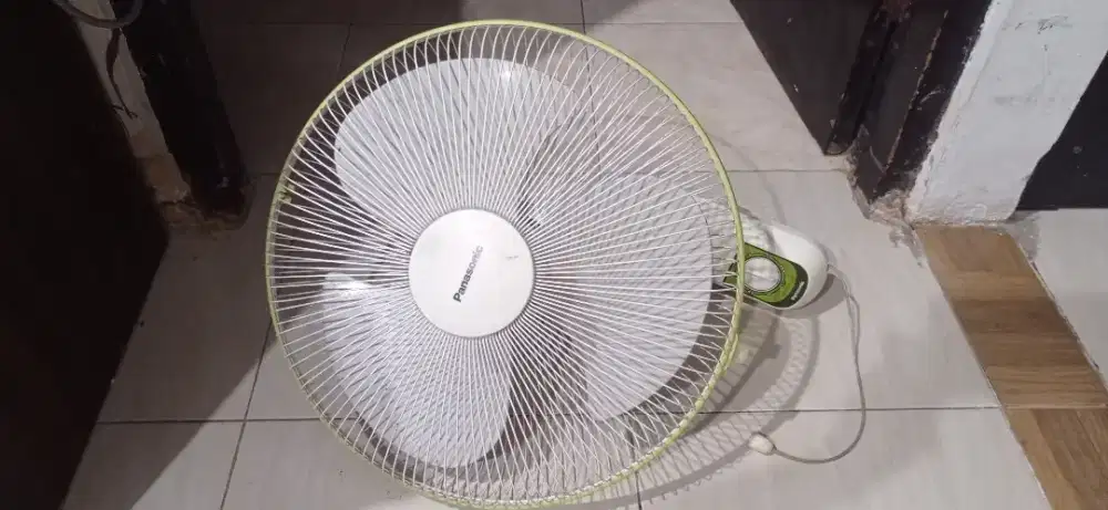 Kipas dinding panasonic 18