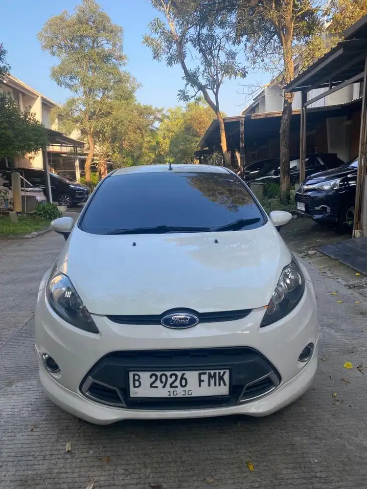 Dijual mobil Ford Fiesta S 1.6 Tahun 2012