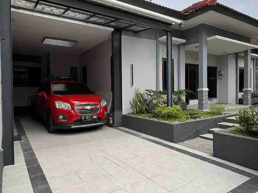 RUMAH MEWAH HOOK DENGAN TANAH LUAS DALAM PERUMAHAN ELITE DI WEDOMARTANI NGEMPLAK