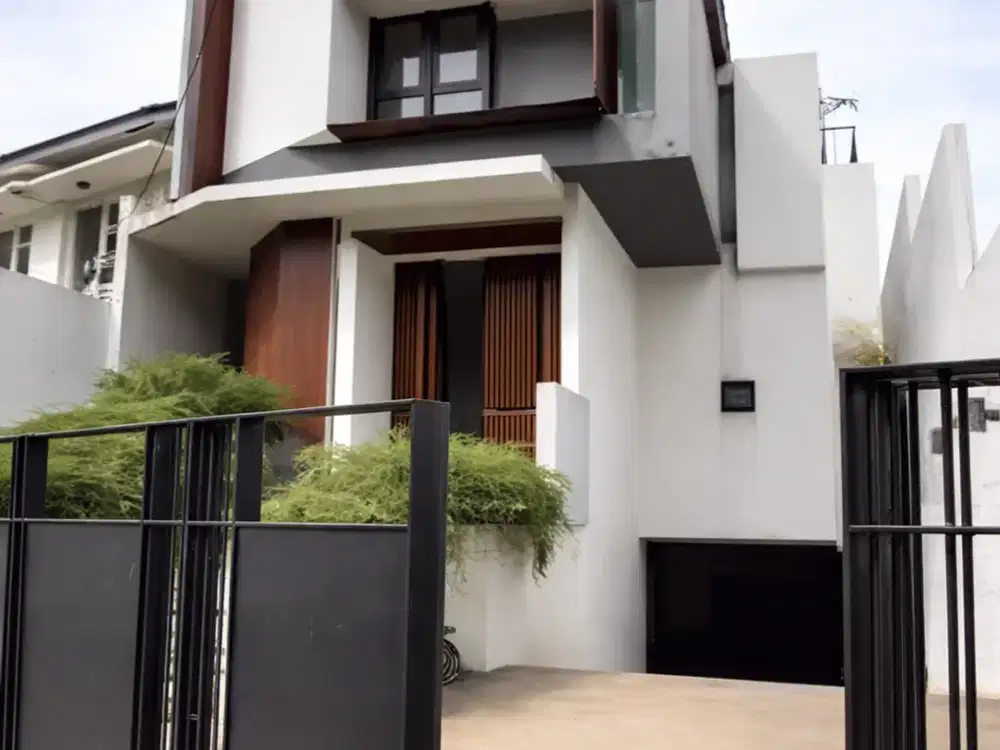 Disewakan Rumah Pribadi di Cilandak Barat Karya Arsitek: Atelier Riri