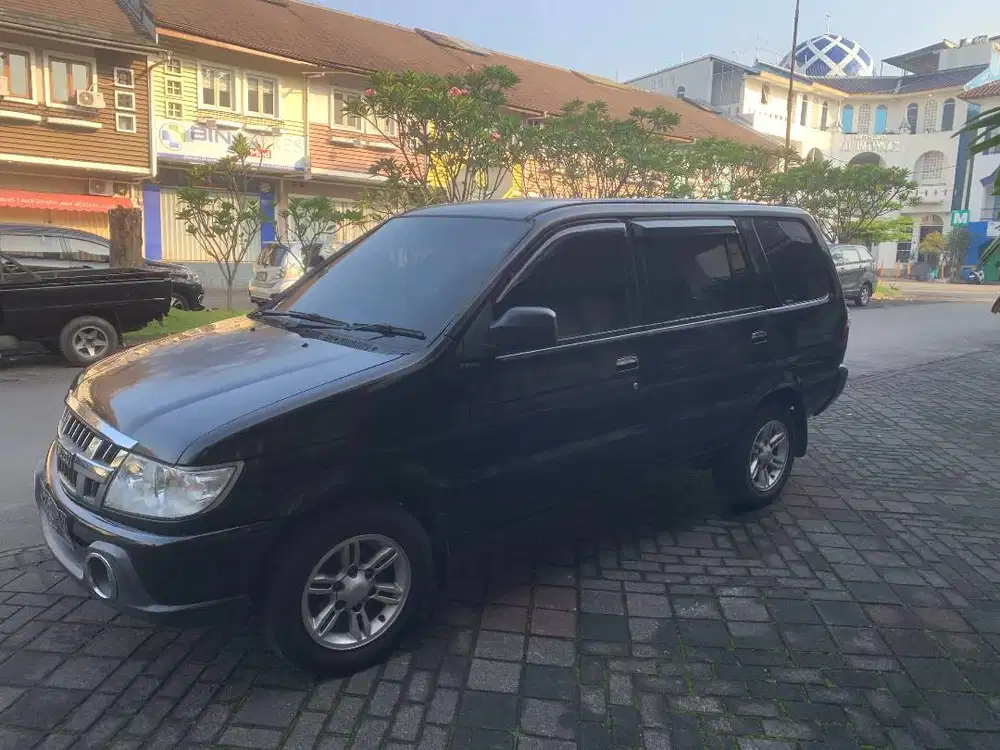 Dijual Isuzu Panther LM Smart Tahun 2012