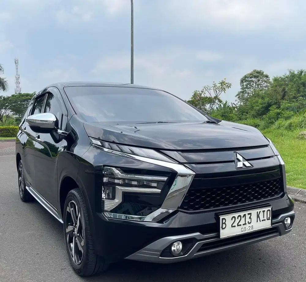 (LOW KM!) Mitsubishi Xpander ULTIMATE AT 2023 HITAM Matic / Cross 2024