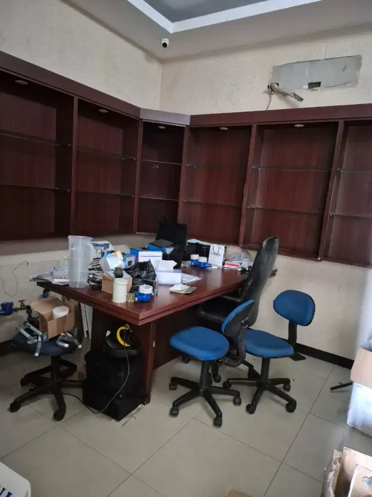 Meja kantor satu set