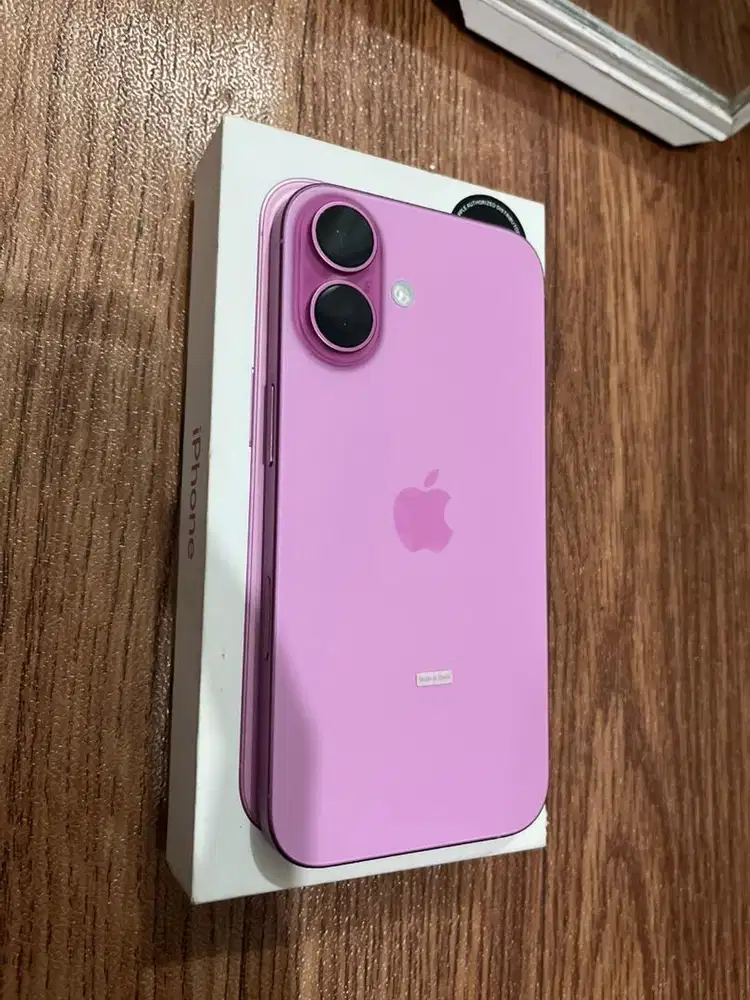 Iphone 16 pink (128 gb) like new
