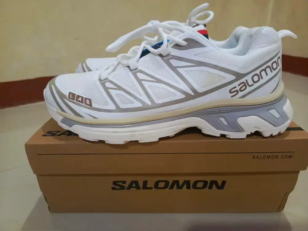 Sepatu Pria Salomon