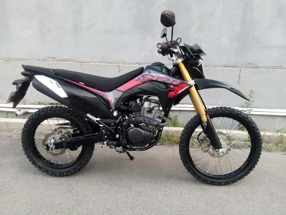 Honda CRF 2024 Hitam