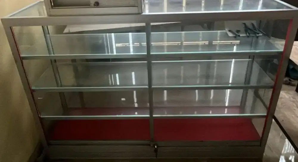 Lemari Kaca (lebar 2M)