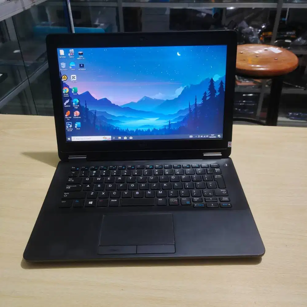 Laptop Dell Latitude E7270 Intel Core i3 6th 8/256 SSD