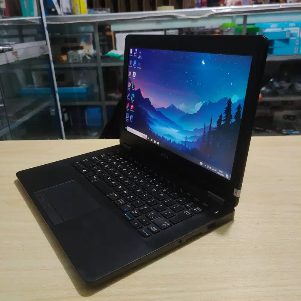 Laptop Dell Latitude E7270 Intel Core i3 6th 8/256 SSD