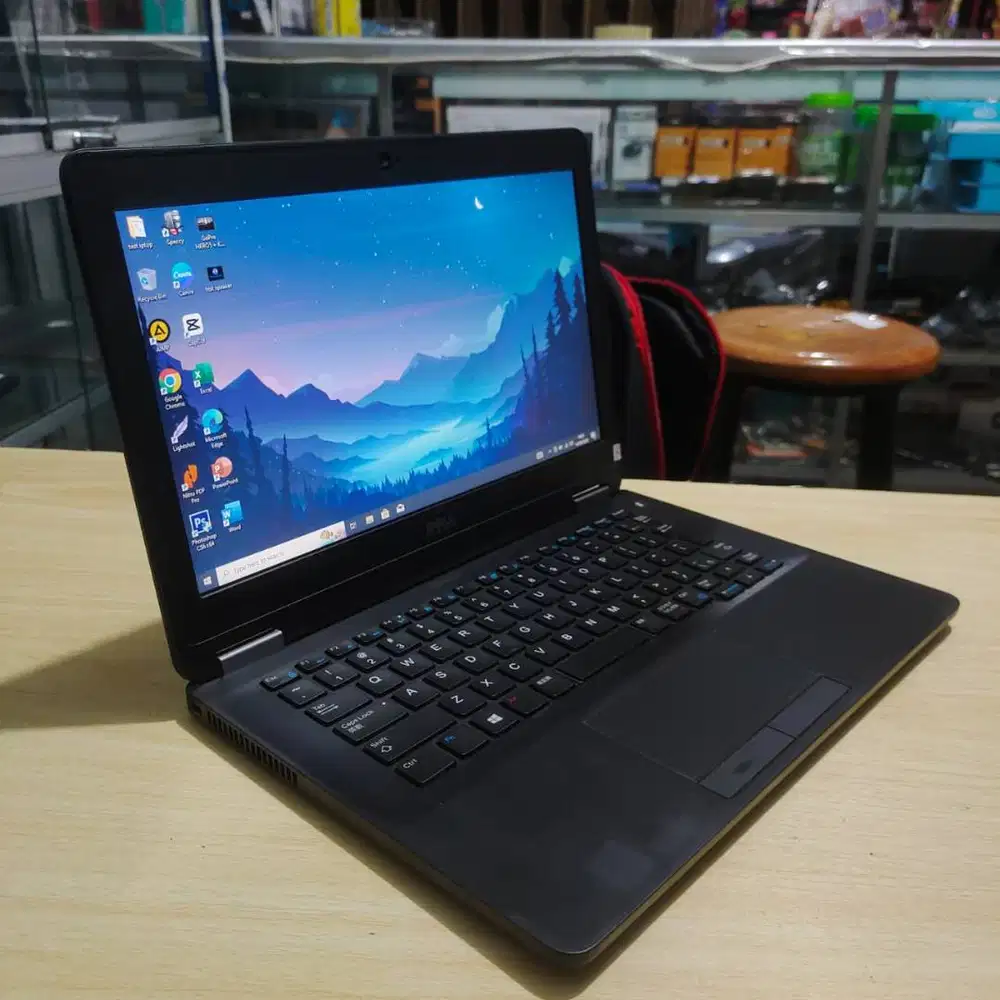 Laptop Dell Latitude E7270 Intel Core i3 6th 8/256 SSD