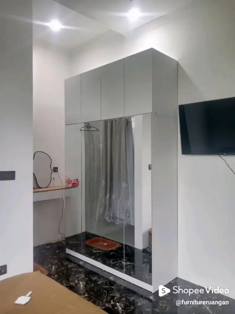 Lemari pakaian 4pintu
