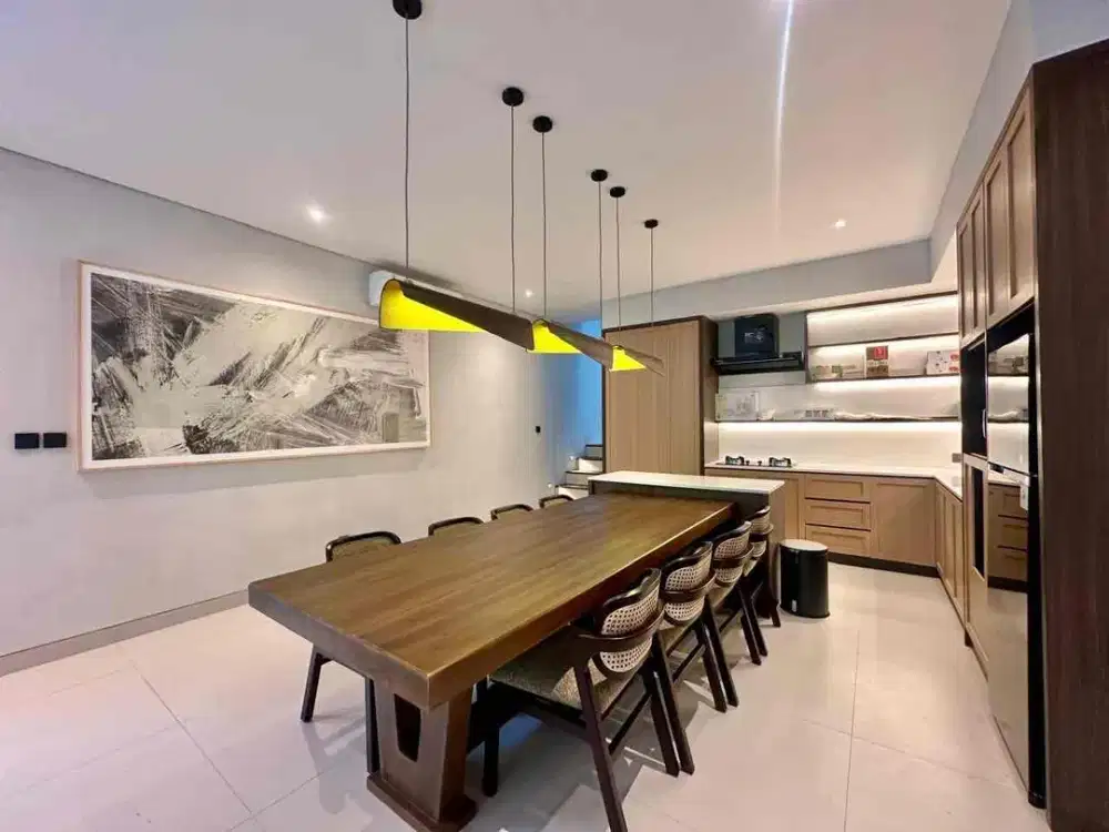 4 BEDROOMS MODERN COMTENPORARY ARCHITECTURAL STRUCTURE 1,5 KM TO THE BEACH STRATEGIC AND PRIME LOCATION AT BATU BOLONG CANGGU