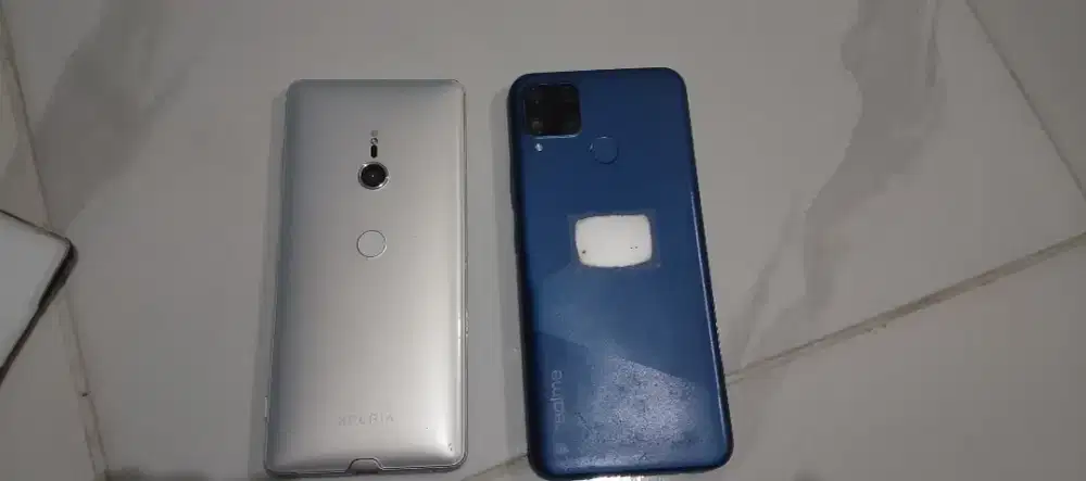 Sony Xperia xz3 & Realme lcd rusak
