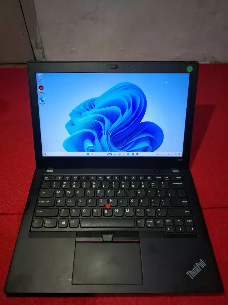 Lenovo Thinkpad x280 Core i5 Gen7 Ram8Gb Ssd256Gb Siap Pakai