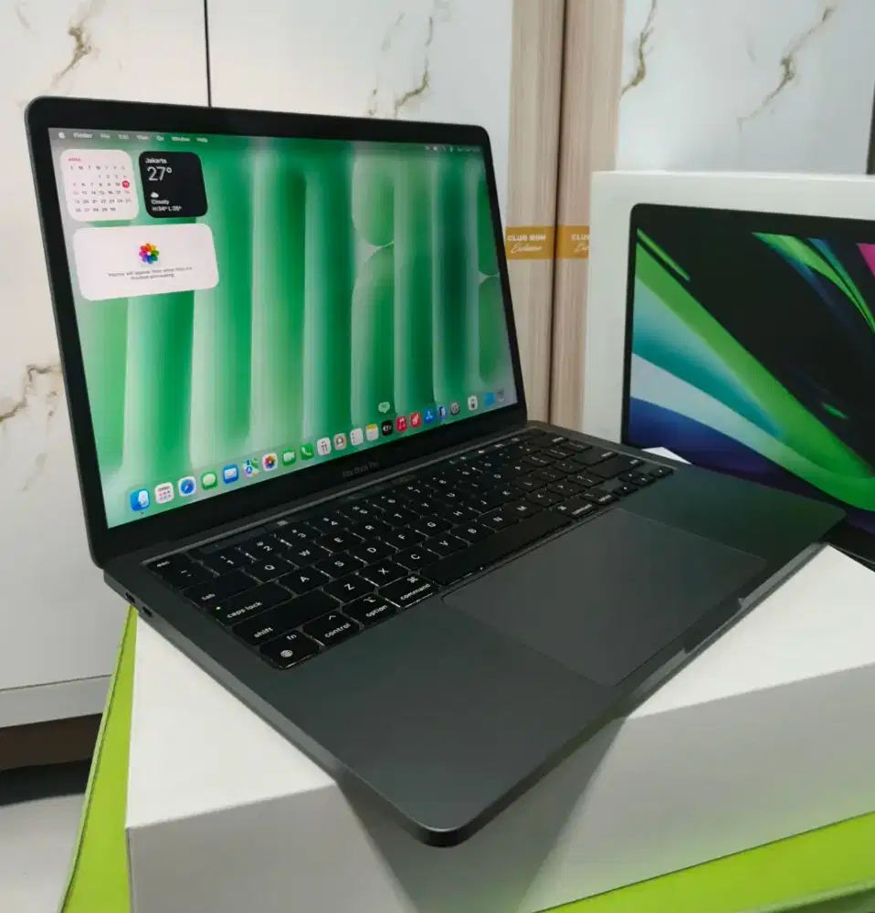 Apple Macbook Pro 2020 M1 Chip 13 inch 8GB SSD 512Gb istimewa Ex iBox