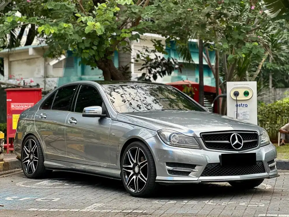 Mercedes benz C200 editionC rare item final edition low km