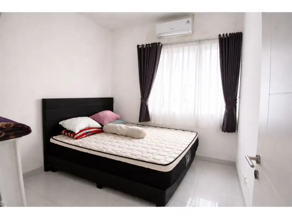 DISEWA RUMAH HARIAN FURNISH SIAP HUNI DI SENTUL CITY