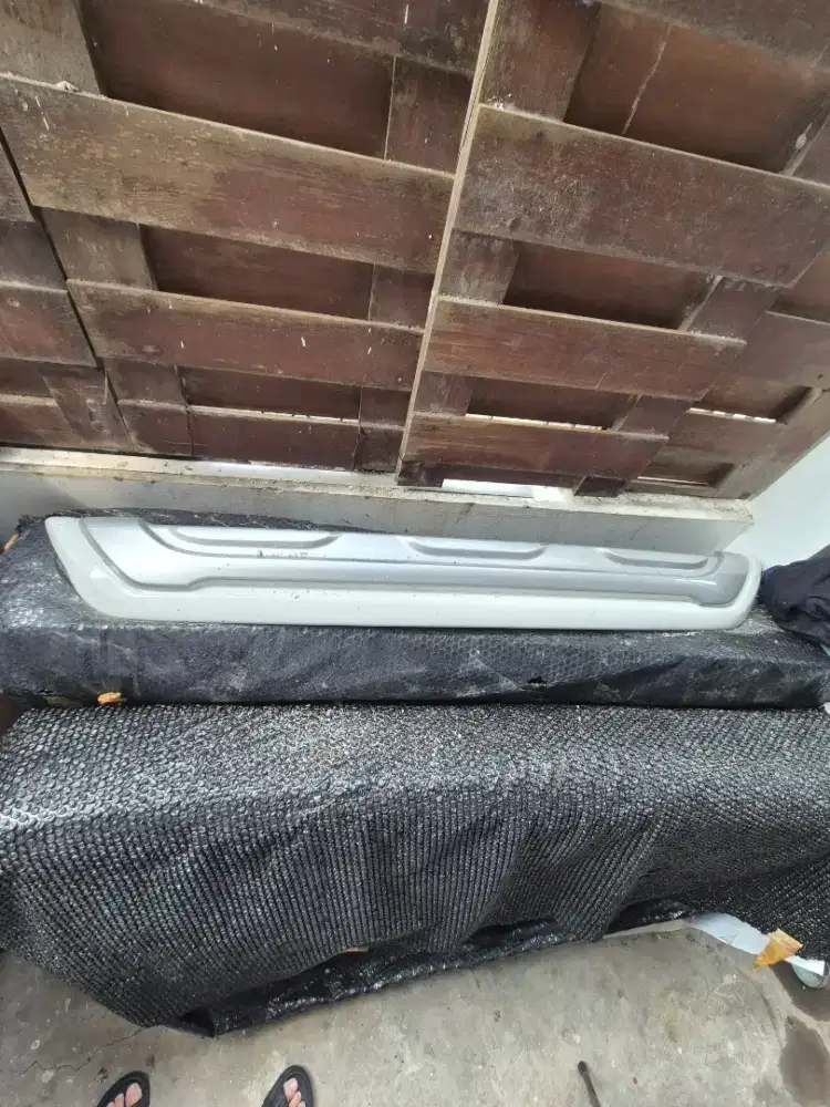 Skite plate Fortuner belakang