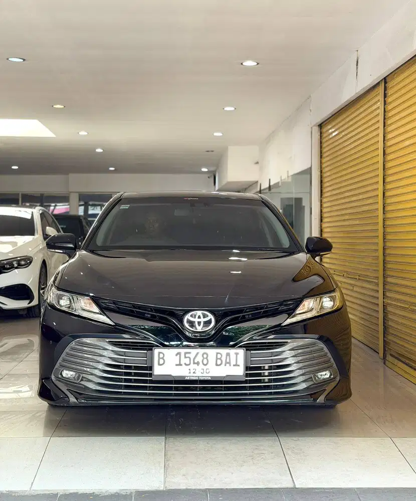 Toyota New Camry 2.5 V 2020 December Automatic Hitam Metalik Vieta Mot