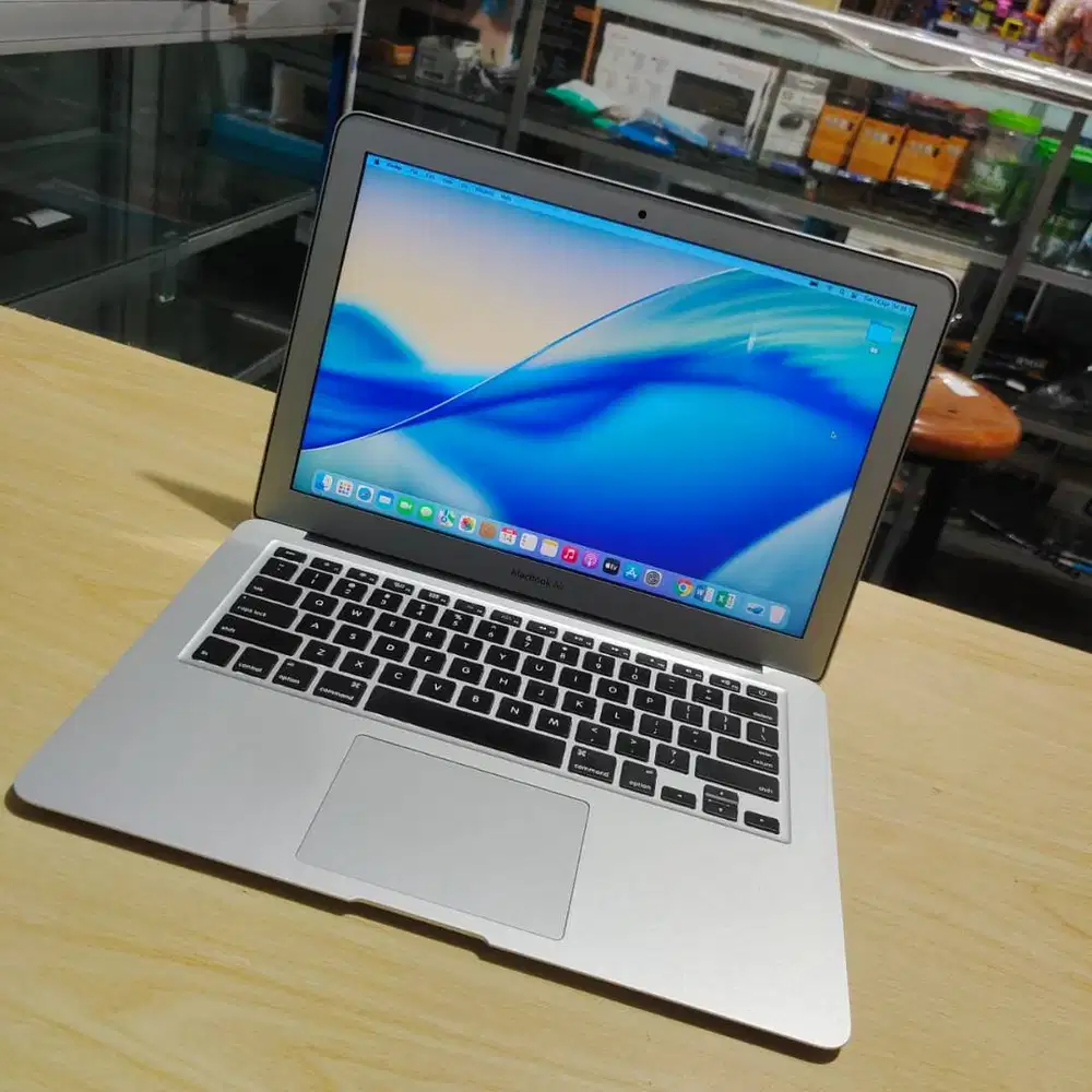 Apple Macbook Air 2017 Slim Mulus Siap Pakai 8/256 SSD