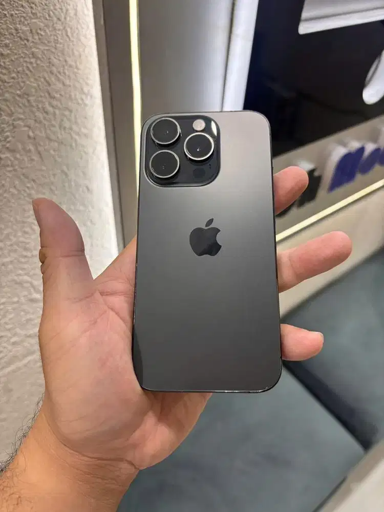 Iphone 15 Pro inter All operator indonesia. Bisa dua kartu fisik.