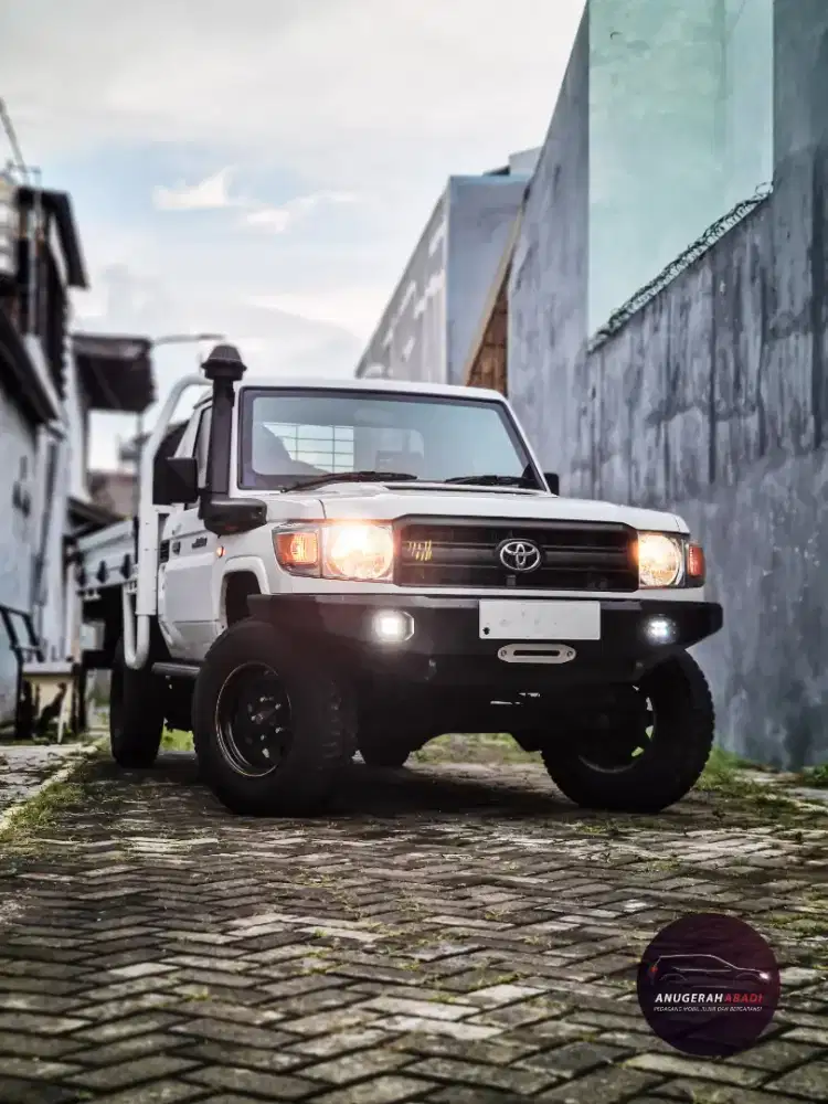 Toyota land cruiser BUNDERA 4x4 pick up 2013 SUPER LANGKA
