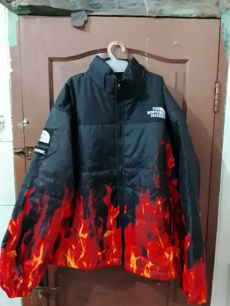 Jaket The north face X supreme