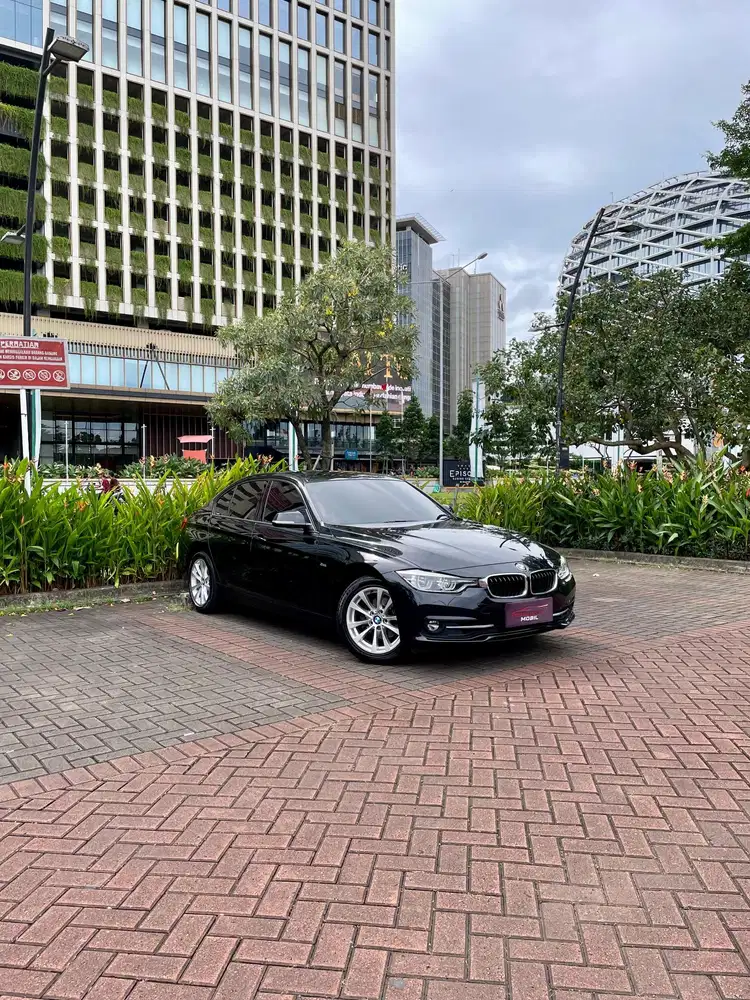 [SUPER RARE!! LOW KM!! BMW F30 320I 2.0L At 2016 HITAM